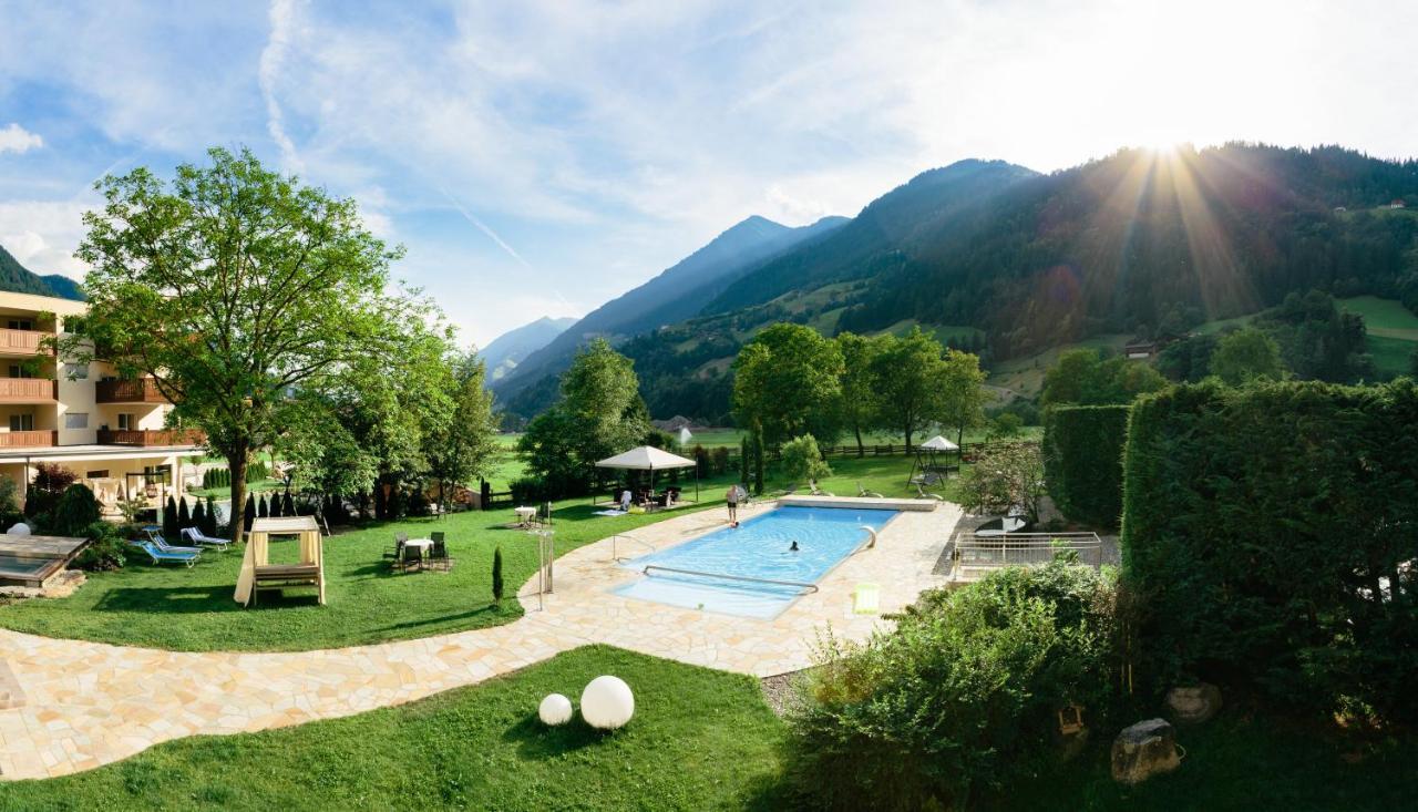 Wiesenhof Gardenresort San Leonardo in Passiria Dış mekan fotoğraf